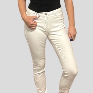 REWASH  9/29 regular low rise straight white jean.